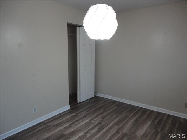 10323 Varnum Drive, St Louis, MO 63136