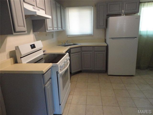 10323 Varnum Drive, St Louis, MO 63136