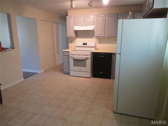 10323 Varnum Drive, St Louis, MO 63136