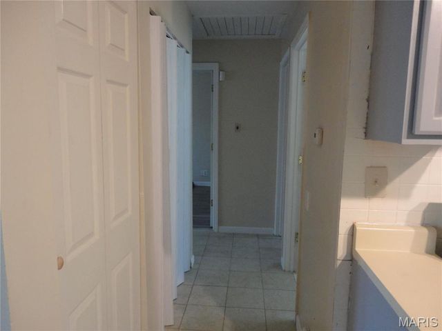 10323 Varnum Drive, St Louis, MO 63136