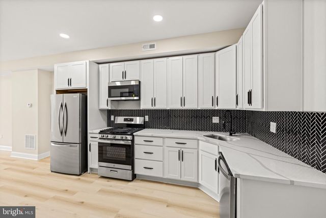 3232 E LOMBARD ST E, Baltimore, MD 21224
