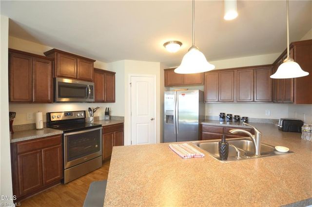 7505 Oliver Park Drive, Whitsett, NC 27377