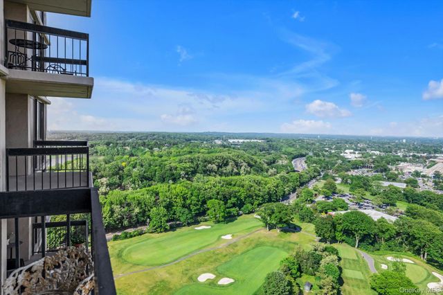 271-10 Grand Central Parkway 29V, Floral Park, NY 11005