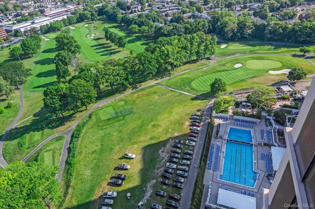 271-10 Grand Central Parkway 29V, Floral Park, NY 11005