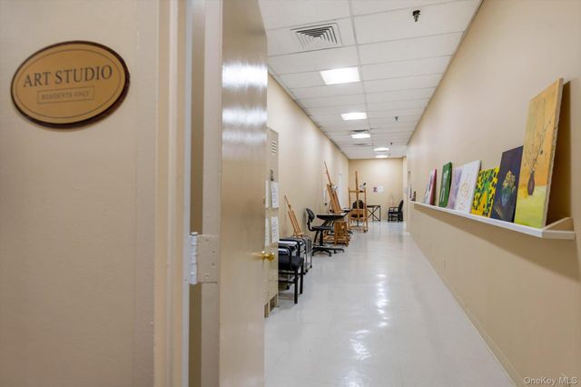 271-10 Grand Central Parkway 29V, Floral Park, NY 11005