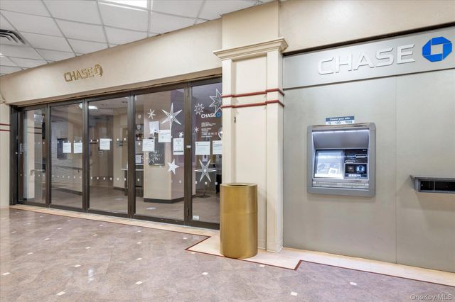 271-10 Grand Central Parkway 29V, Floral Park, NY 11005