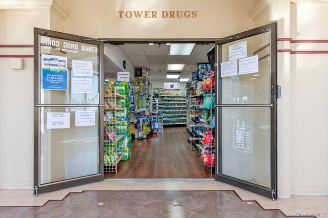 271-10 Grand Central Parkway 29V, Floral Park, NY 11005