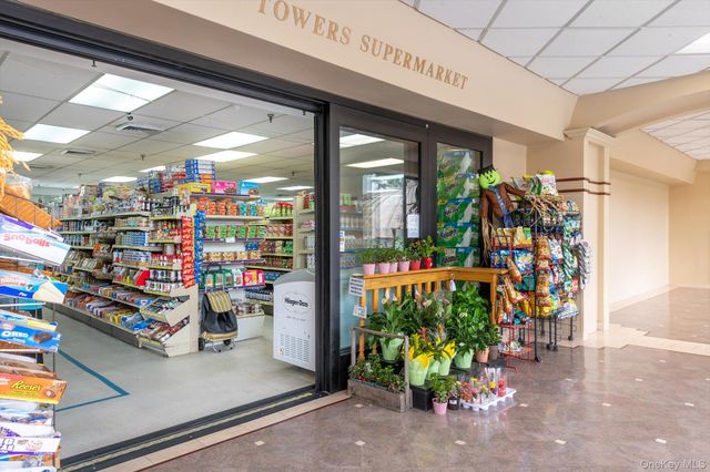271-10 Grand Central Parkway 29V, Floral Park, NY 11005