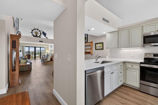 201 Ocean Bluffs Boulevard 5010, Jupiter, FL 33477