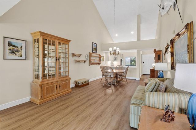 201 Ocean Bluffs Boulevard 5010, Jupiter, FL 33477