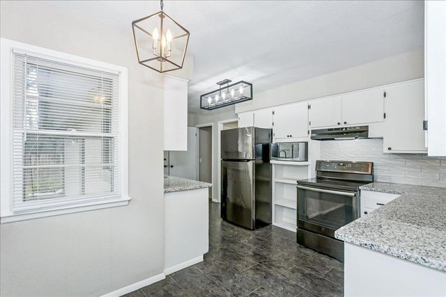 1023 N Gow St, Wichita, KS 67203