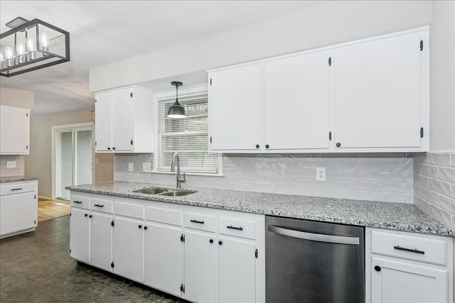 1023 N Gow St, Wichita, KS 67203