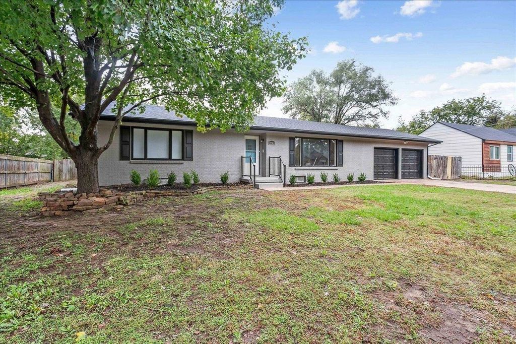 1023 N Gow St, Wichita, KS 67203