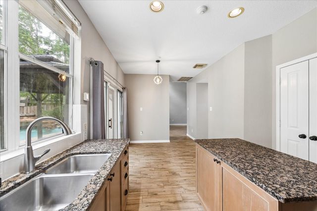 6 Vinca Trail, The Woodlands, TX 77382