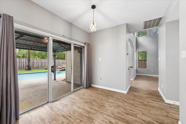 6 Vinca Trail, The Woodlands, TX 77382