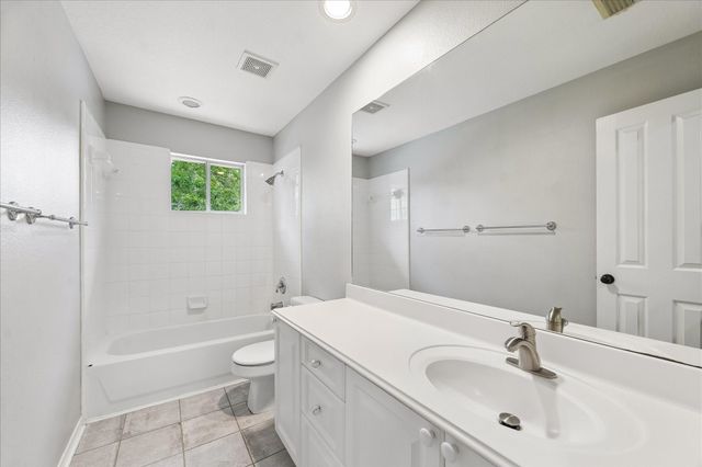 6 Vinca Trail, The Woodlands, TX 77382