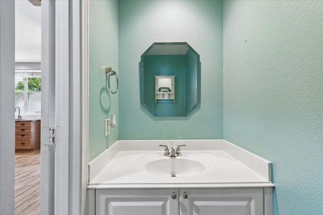 6 Vinca Trail, The Woodlands, TX 77382