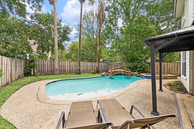 6 Vinca Trail, The Woodlands, TX 77382