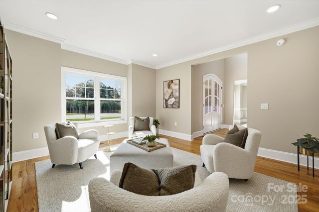 101 Mcalway Road, Charlotte, NC 28211