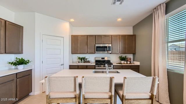 9614 W MITCHELL Drive, Phoenix, AZ 85037