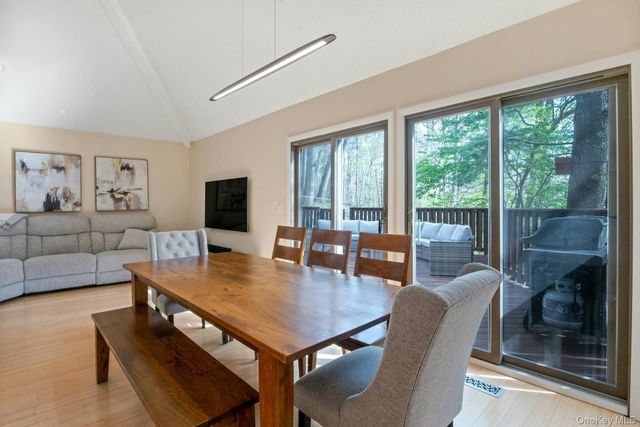 32 Boulder Lane, Goldens Bridge, NY 10526