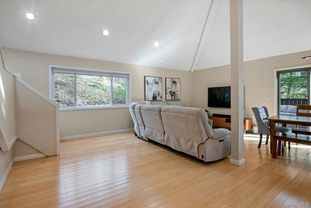32 Boulder Lane, Goldens Bridge, NY 10526