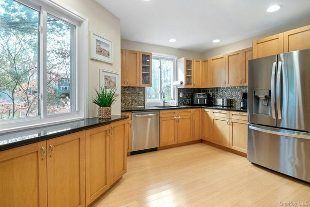 32 Boulder Lane, Goldens Bridge, NY 10526