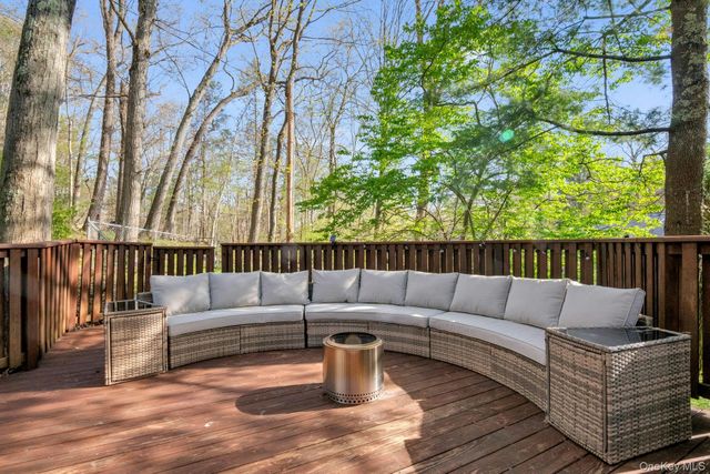 32 Boulder Lane, Goldens Bridge, NY 10526
