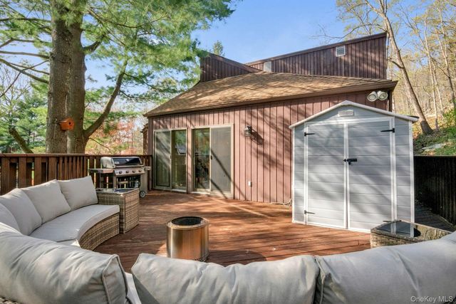 32 Boulder Lane, Goldens Bridge, NY 10526