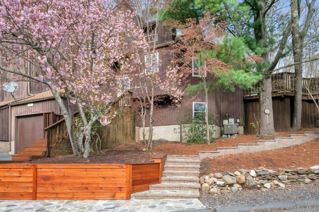 32 Boulder Lane, Goldens Bridge, NY 10526