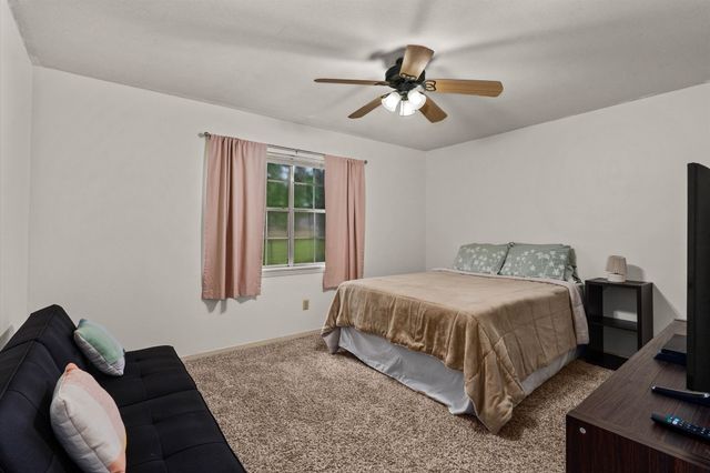 2207 Hickory Ridge Drive, Bossier City, LA 71111