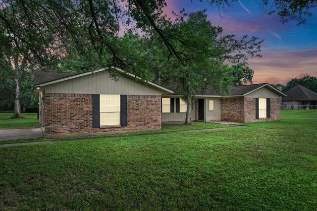 2207 Hickory Ridge Drive, Bossier City, LA 71111