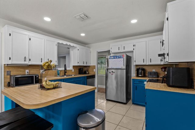 2207 Hickory Ridge Drive, Bossier City, LA 71111