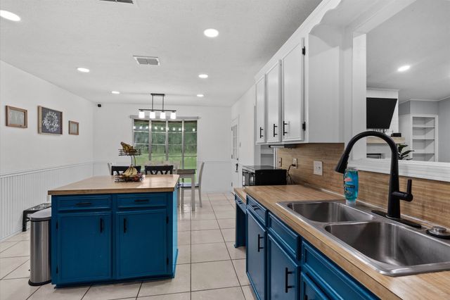2207 Hickory Ridge Drive, Bossier City, LA 71111