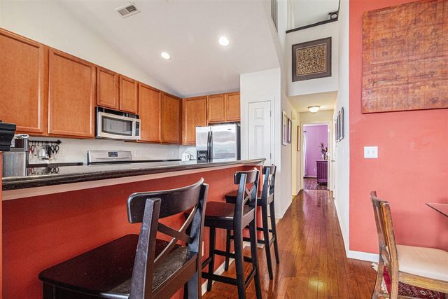 222 W Oakbrook Drive, Ann Arbor, MI 48103