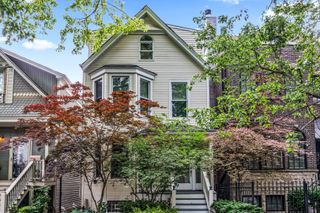 3714 N Bosworth Avenue, Chicago, IL 60613