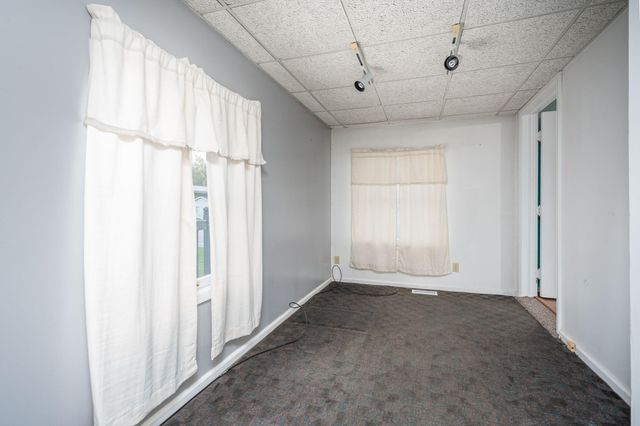 921 E Willoughby Road, Lansing, MI 48911