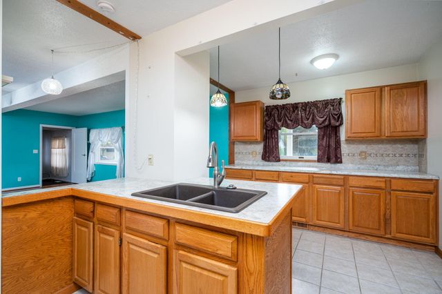 921 E Willoughby Road, Lansing, MI 48911