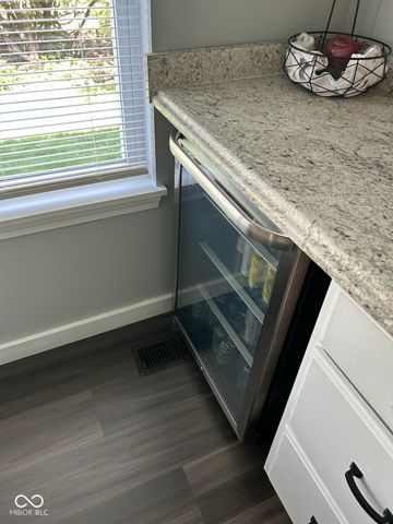 932 Stave Oak Drive, Beech Grove, IN 46107