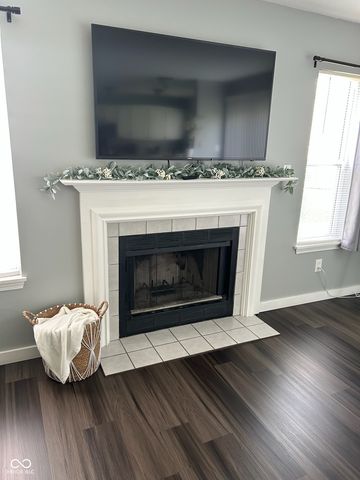 932 Stave Oak Drive, Beech Grove, IN 46107