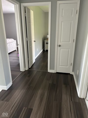 932 Stave Oak Drive, Beech Grove, IN 46107