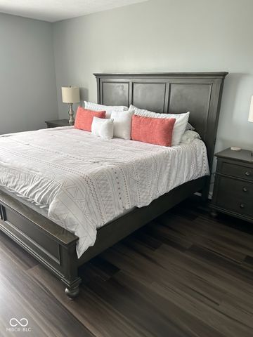 932 Stave Oak Drive, Beech Grove, IN 46107