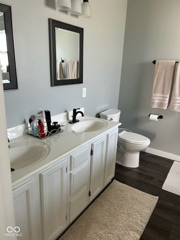 932 Stave Oak Drive, Beech Grove, IN 46107