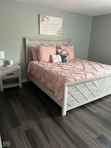 932 Stave Oak Drive, Beech Grove, IN 46107