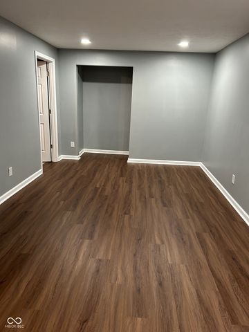 932 Stave Oak Drive, Beech Grove, IN 46107