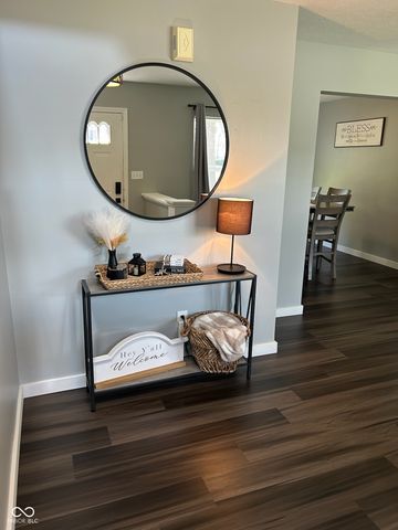 932 Stave Oak Drive, Beech Grove, IN 46107