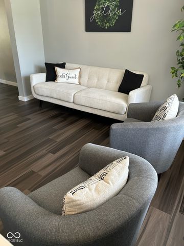 932 Stave Oak Drive, Beech Grove, IN 46107