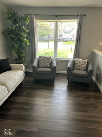 932 Stave Oak Drive, Beech Grove, IN 46107