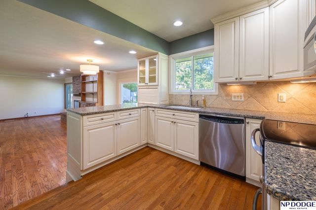 1621 Broadmoore Drive, Lincoln, NE 68506