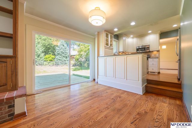 1621 Broadmoore Drive, Lincoln, NE 68506